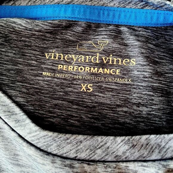 Vineyard Vines Whale Logo Short-Sleeve Harbor
Performance Tee, size XS - Picture 7 of 7